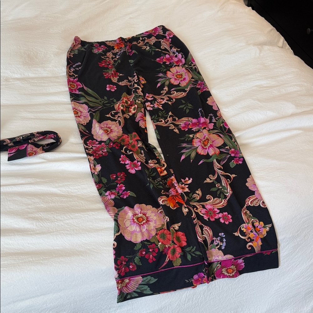 NWT Johnny Was Black Floral pajama set - Picture 4 of 9